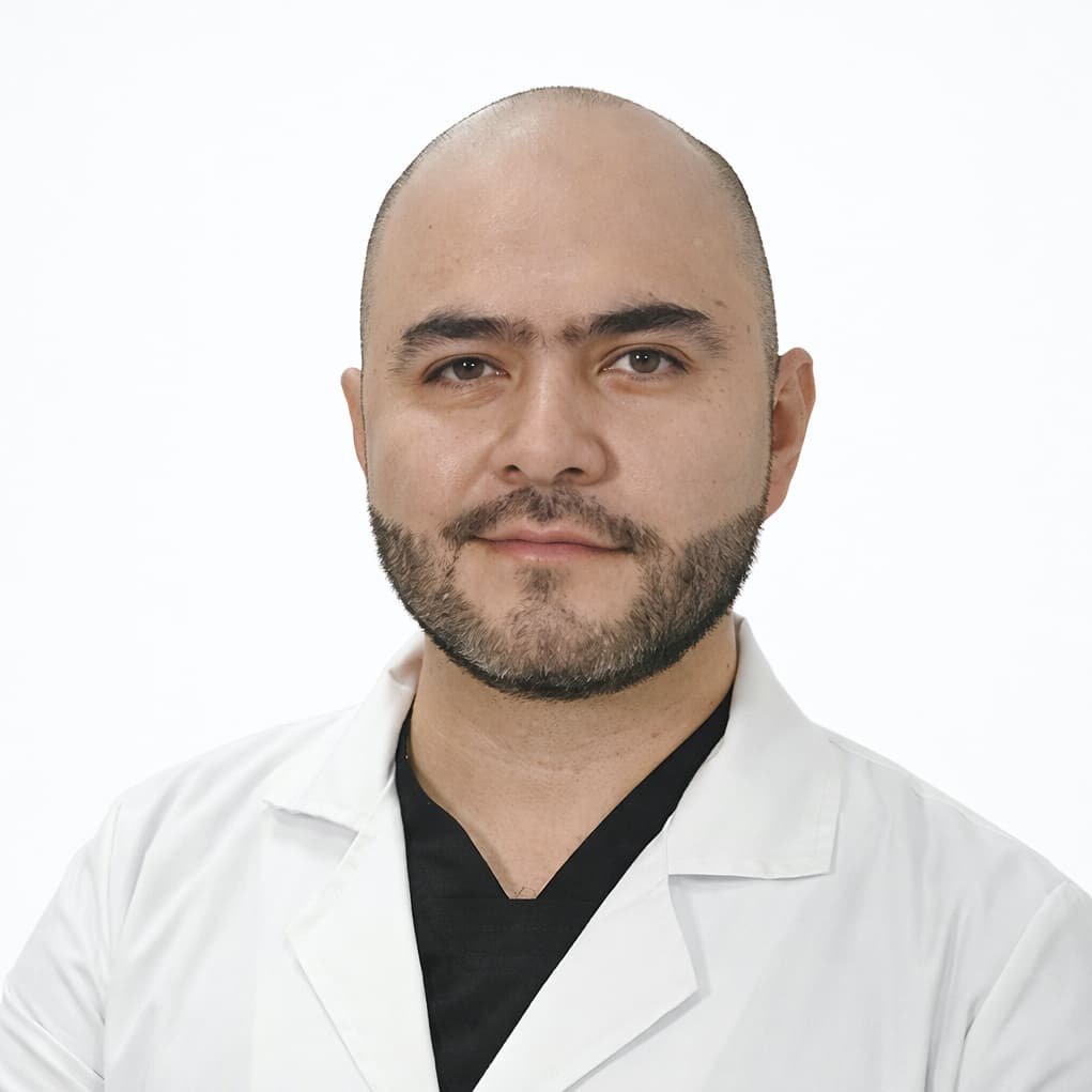 Dr. Iván Hernández